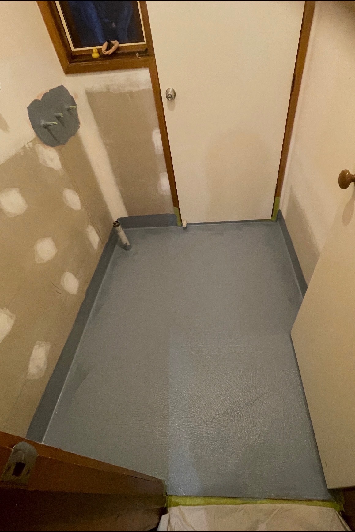 Floor and wall junctions fully waterproofed